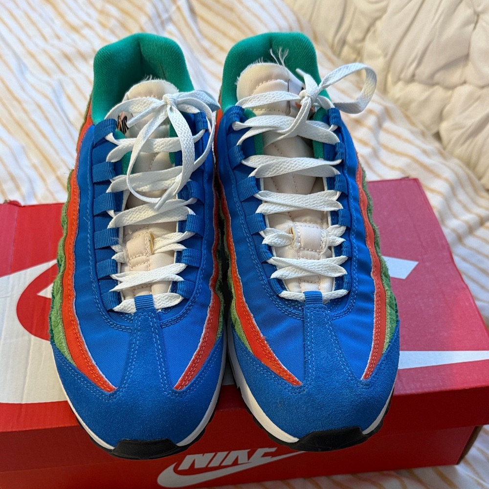 Nike Men's Blue and Red Sneakers
